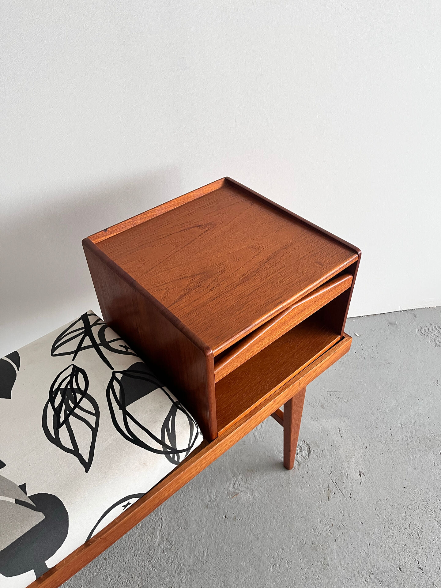 Scandinavian Mid Century Gossip Bench