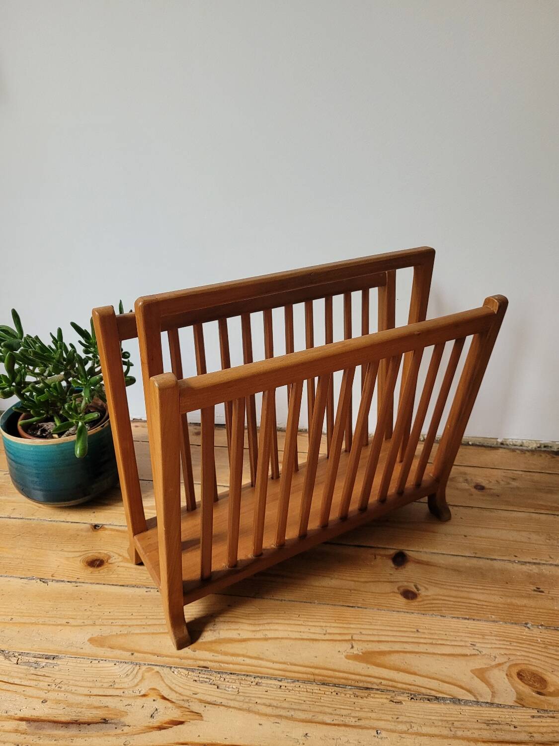 Light wood magazine rack