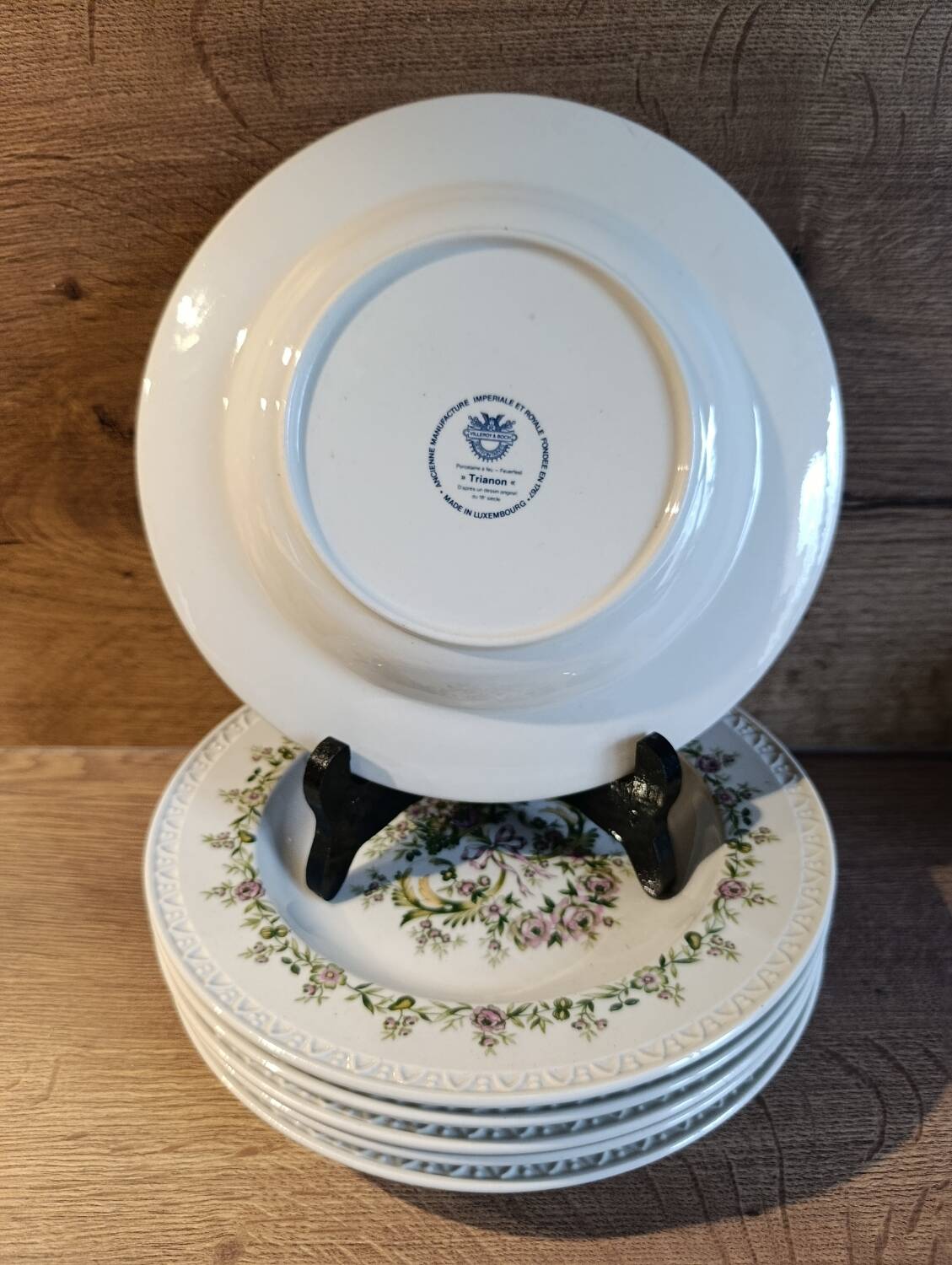 6 Villeroy & Boch Trianon pattern porcelain soup plates