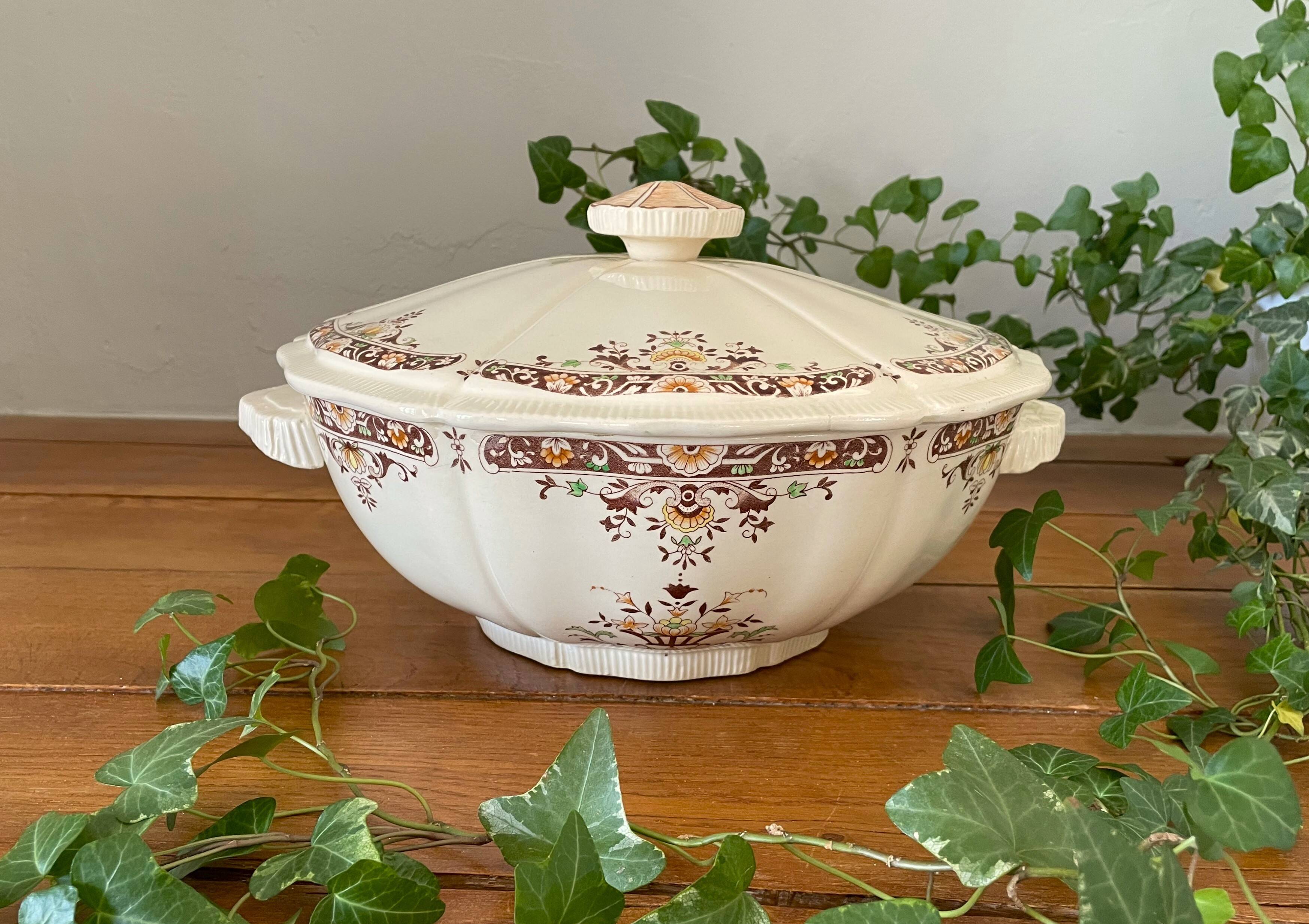 Large antique soup tureen in Longchamp earthenware.