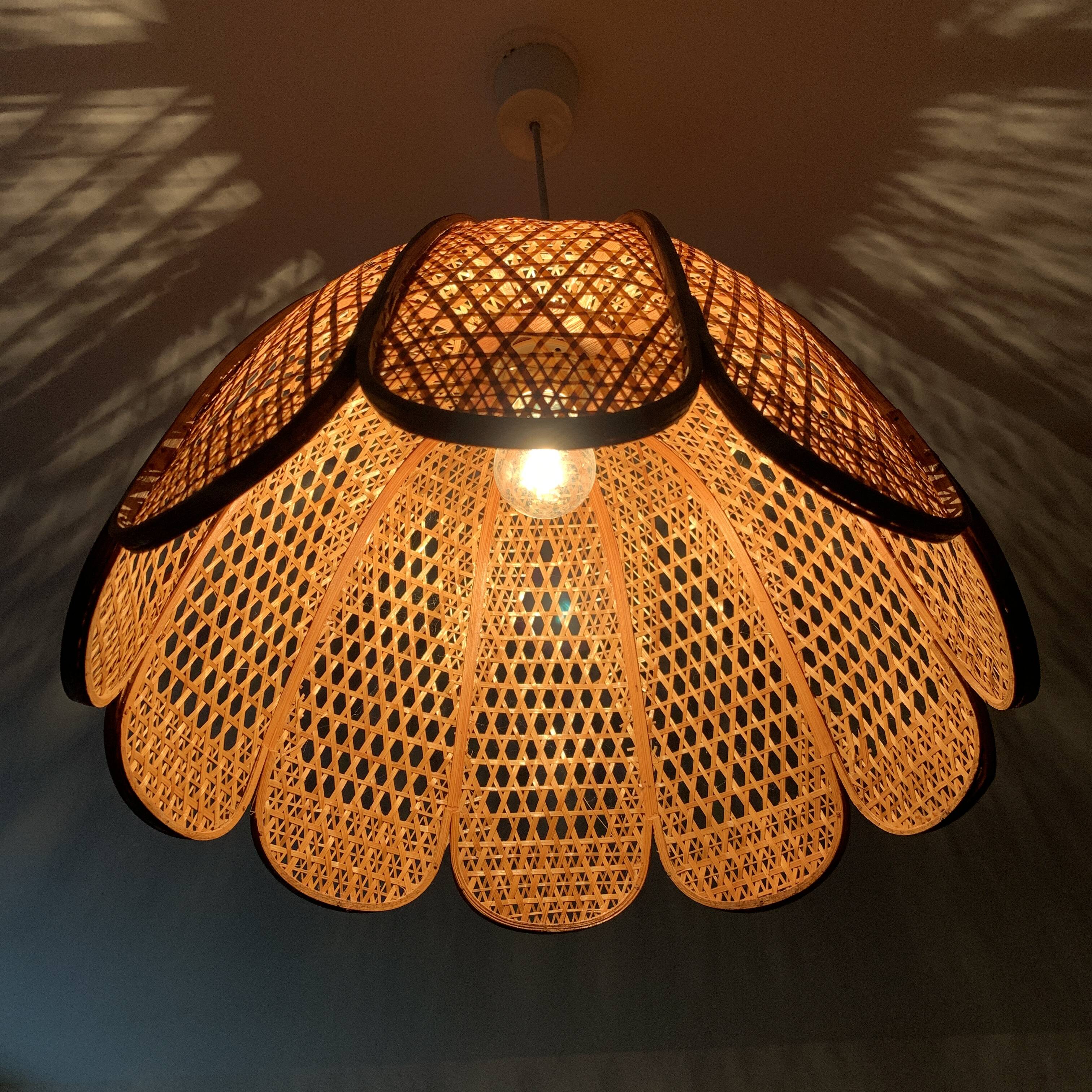 Suspension in vintage cannage