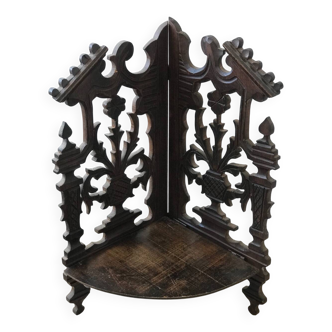 Petite étagère d’angle
