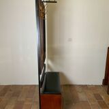 Wall-mounted coat rack