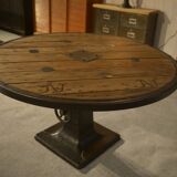 Industrial lathe table