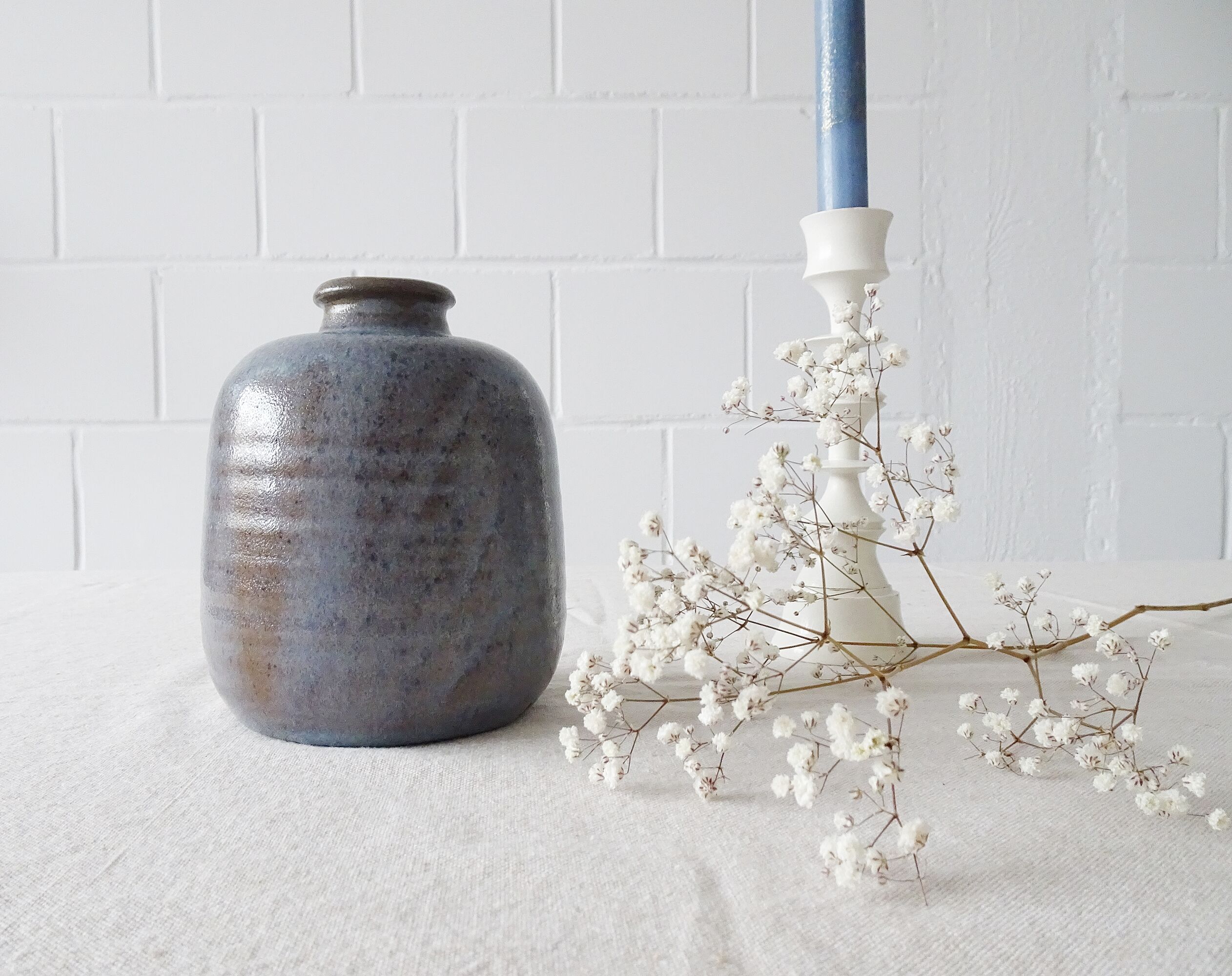 Vase in blau braun, Mid Century Keramik, bauchige Blumenvase