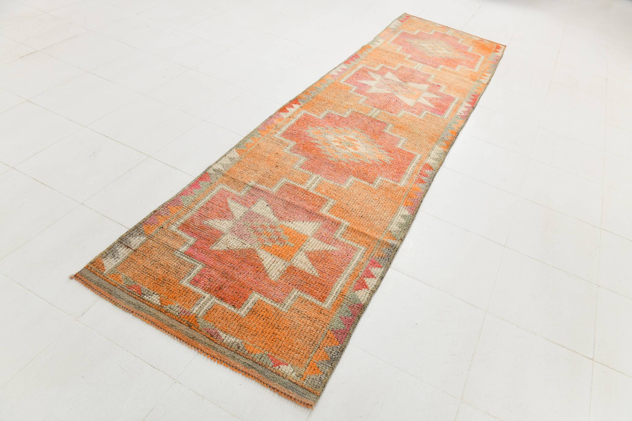 Tapis runner vintage, tons pastel délavés et motifs ethniques, 95x350Cm