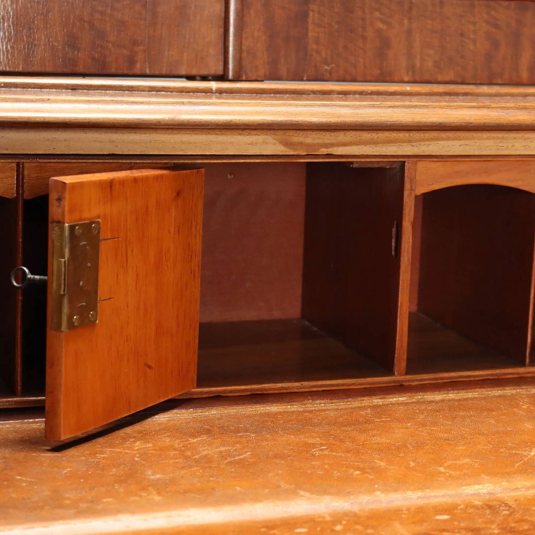 Antique mahogany library with glass and leather, United Kingdom 1800s