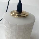Lot 3 suspensions in vintage opaline