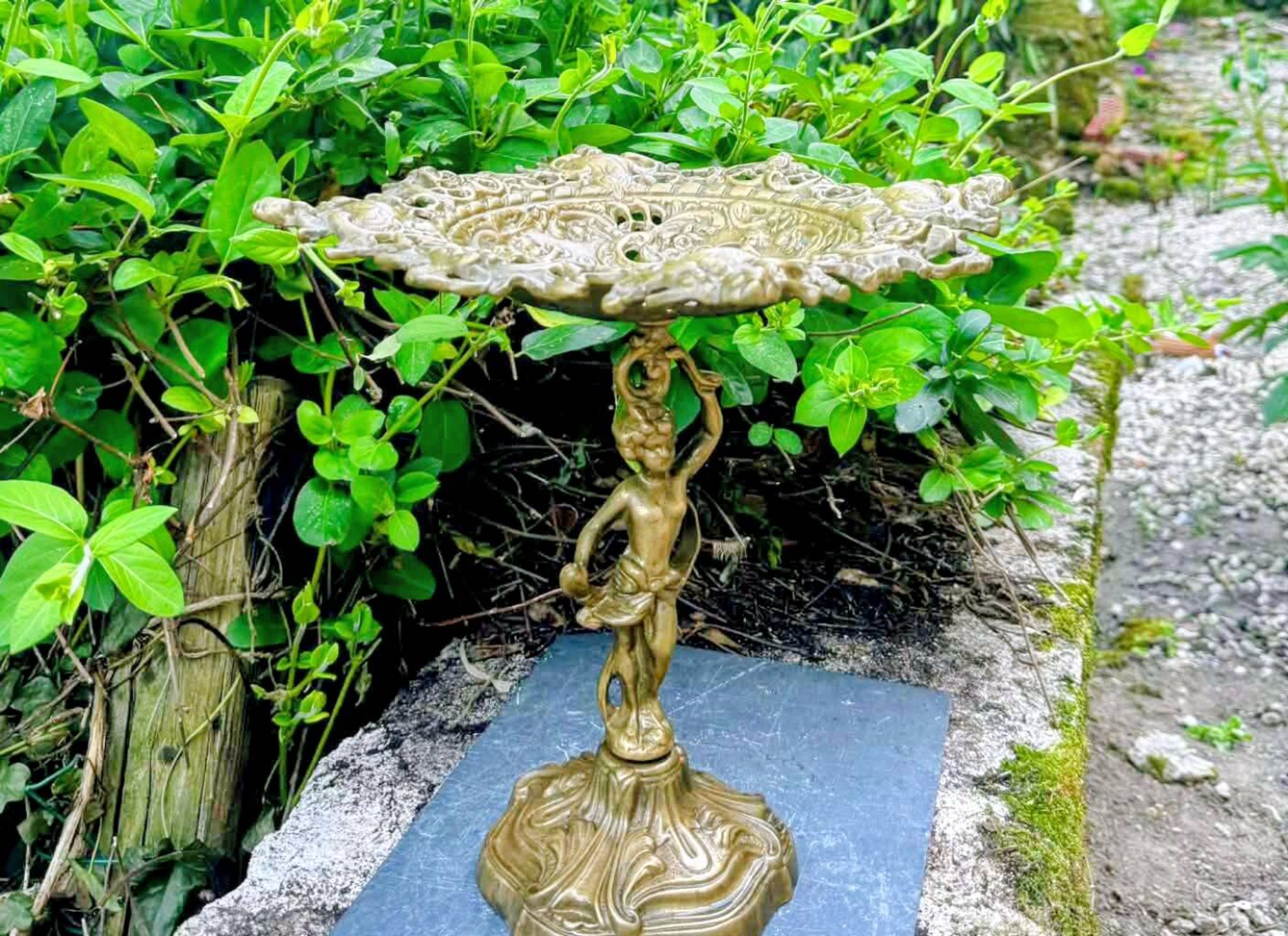 Large bronze fruit bowl from the 19th century.