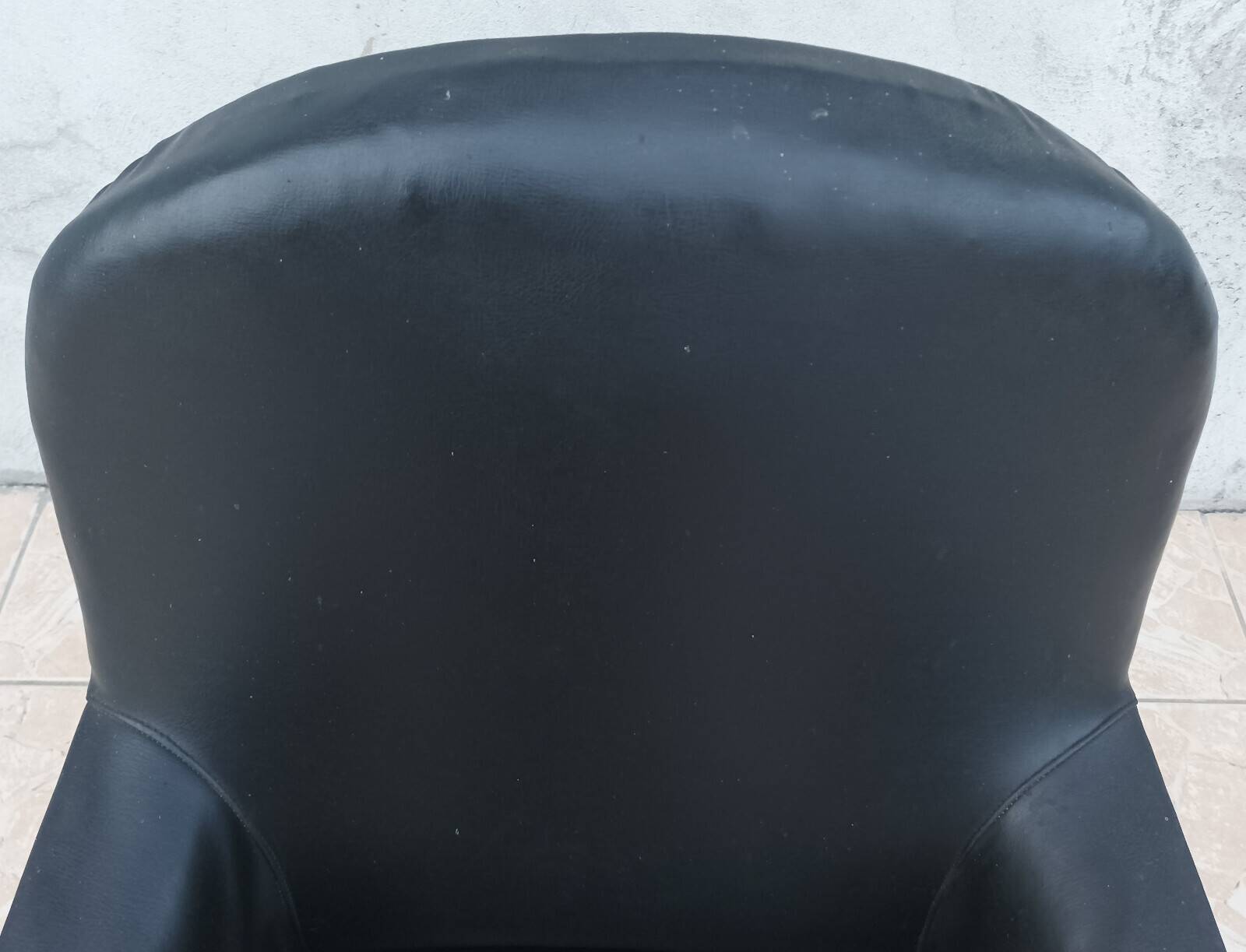 Art Deco armchair in leather