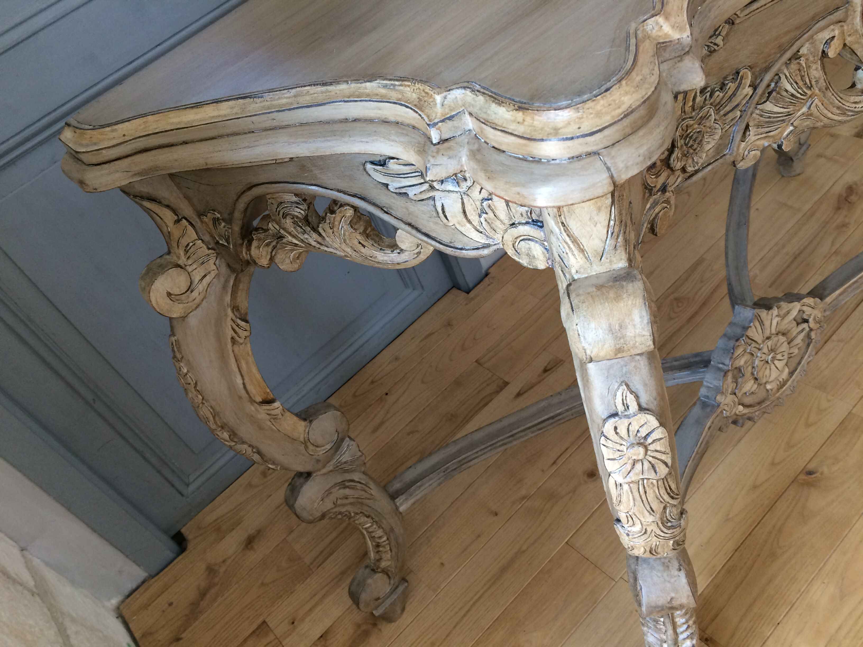 Louis XV-style console