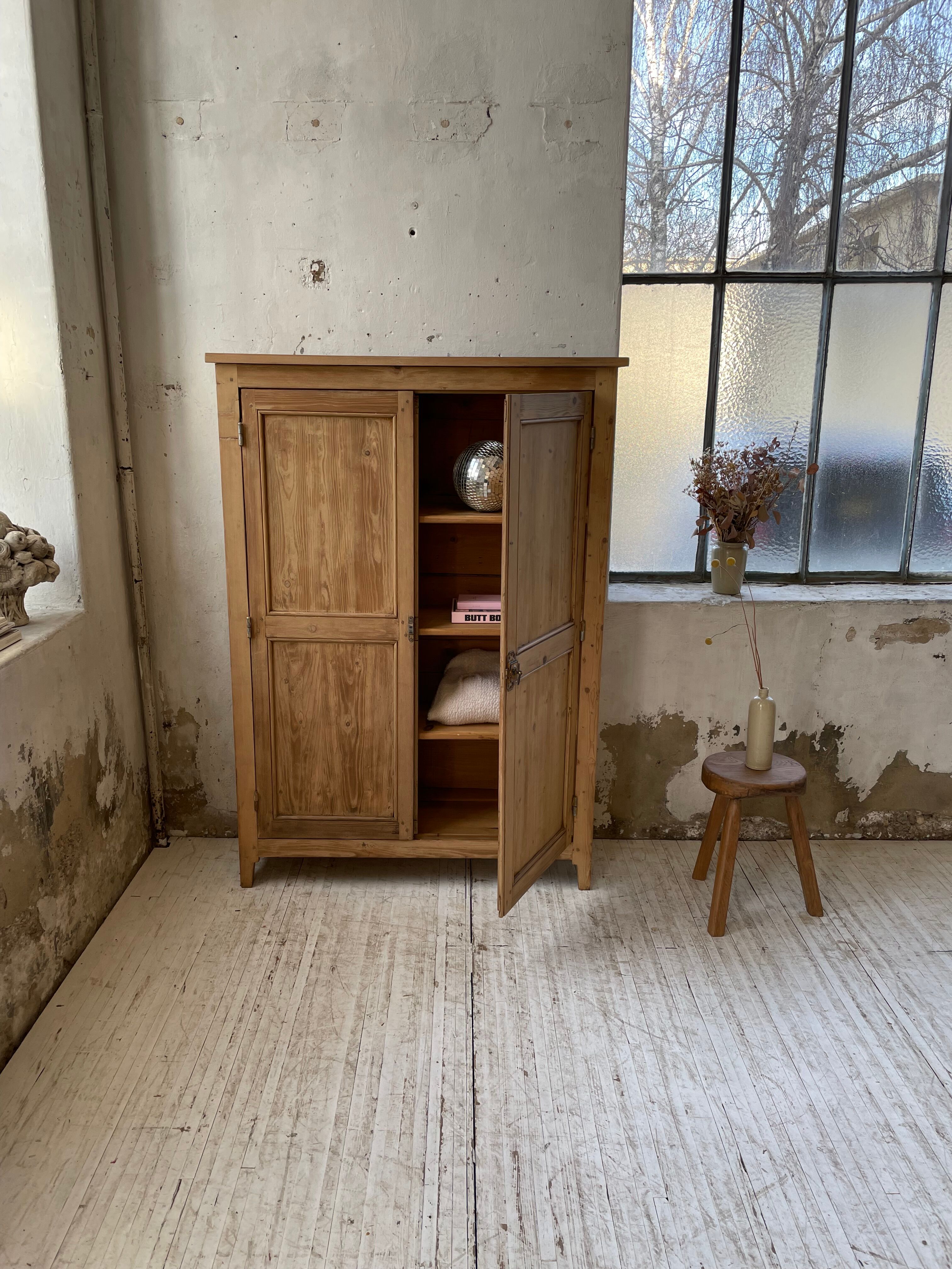 Wooden cabinet cuttery