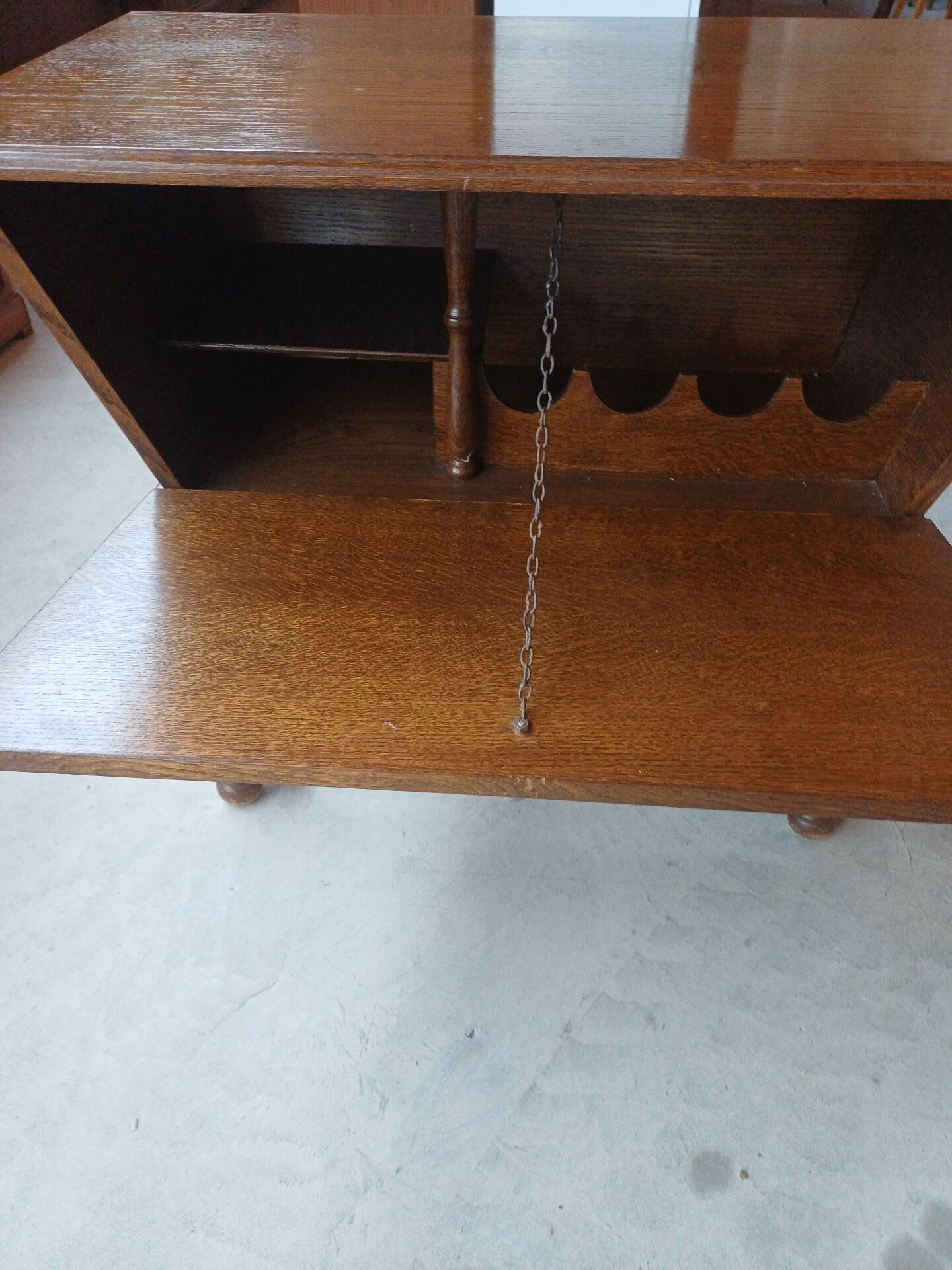 Old-style kneading table - bar - TV