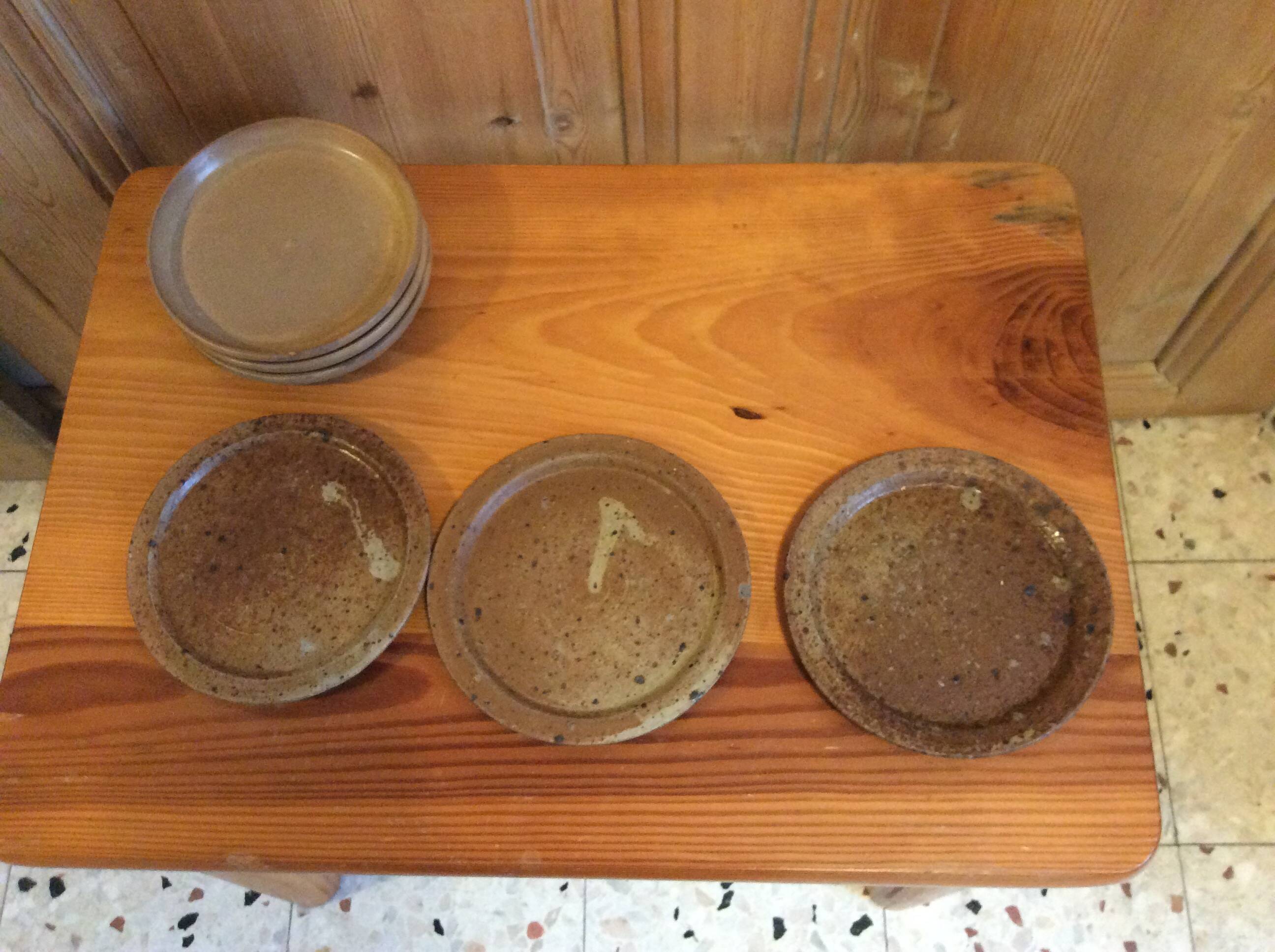 6 stoneware dessert plates