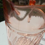 Pichet en verre rose