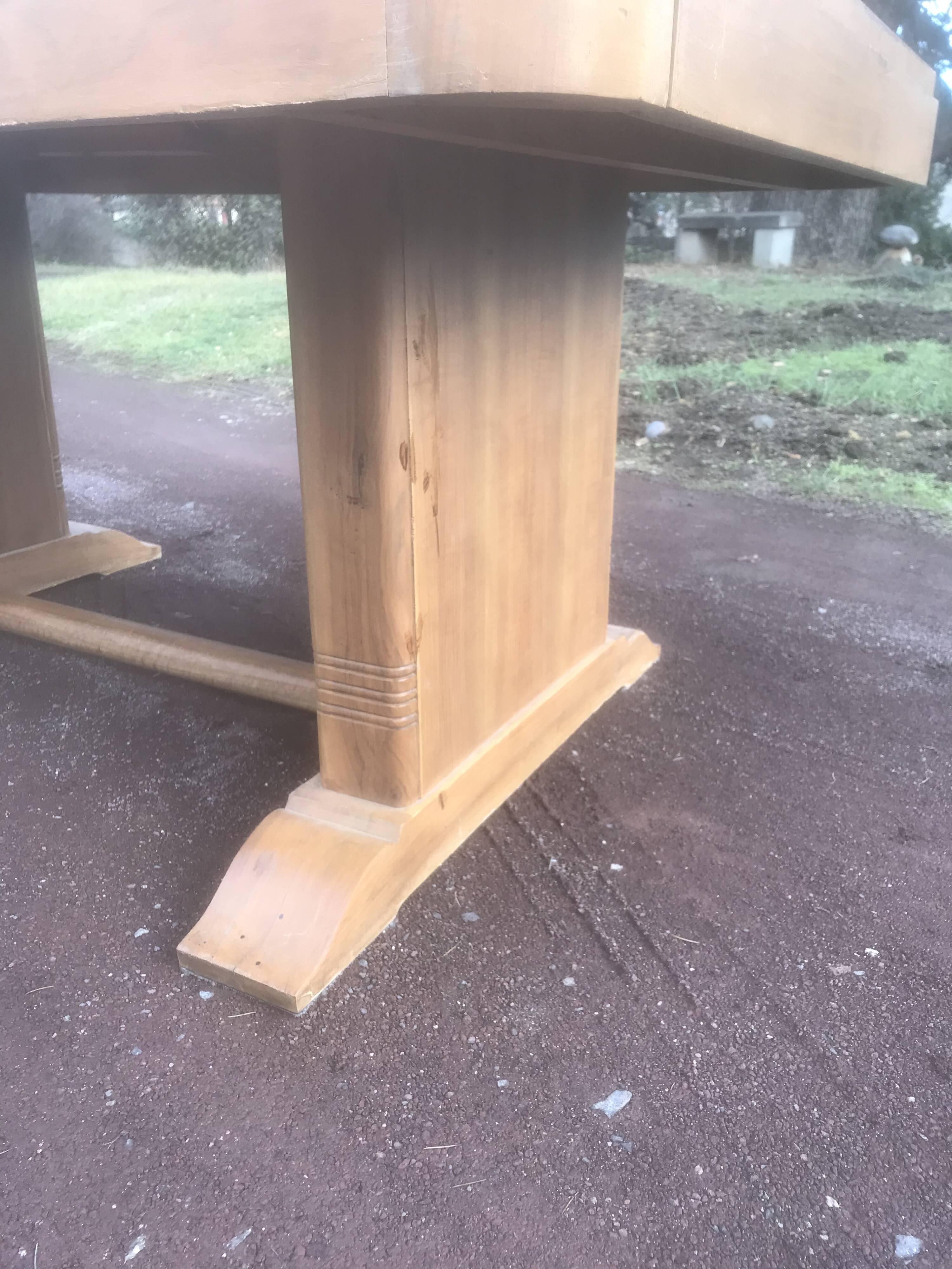 Dining table 1940 Art Deco walnut