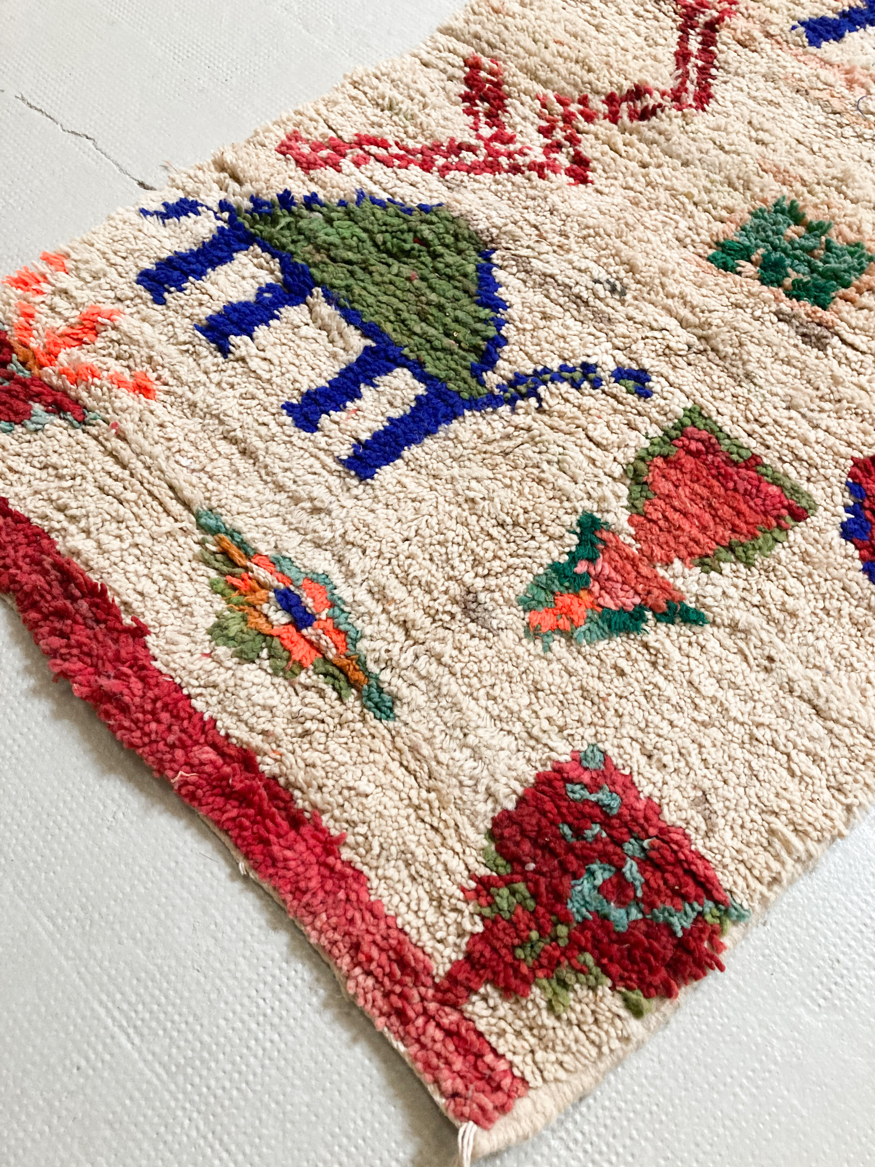 Moroccan Berber carpet Boujaad corridor 280x68cm
