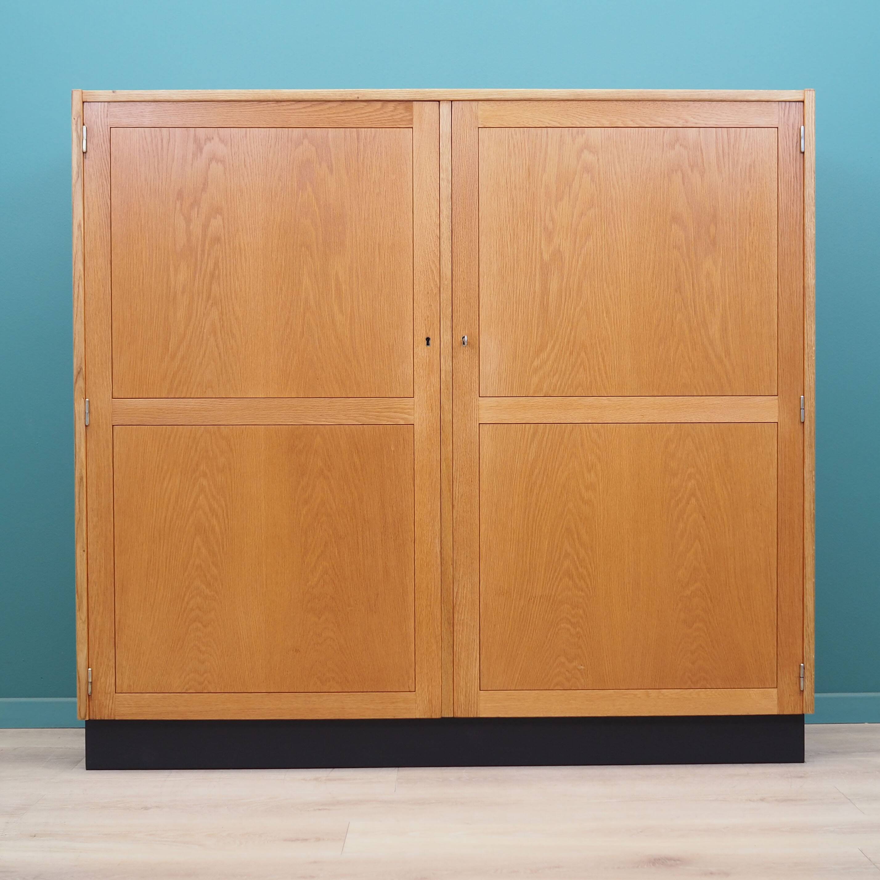 Oak cabinet, Danish design, 1960s, production: Denmark