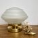 Lampe à poser globe vintage en verre dépoli