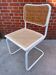 Chaise design Cesca modèle b32 en blanc