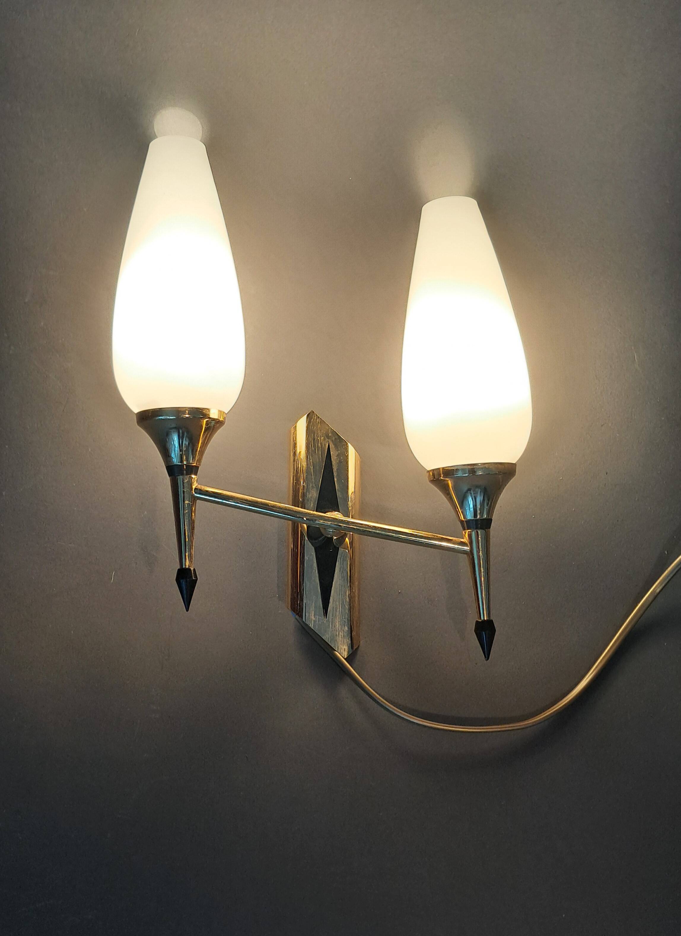 Small two-light wall lamp, white opaline and gilded brass, Circa 1960.