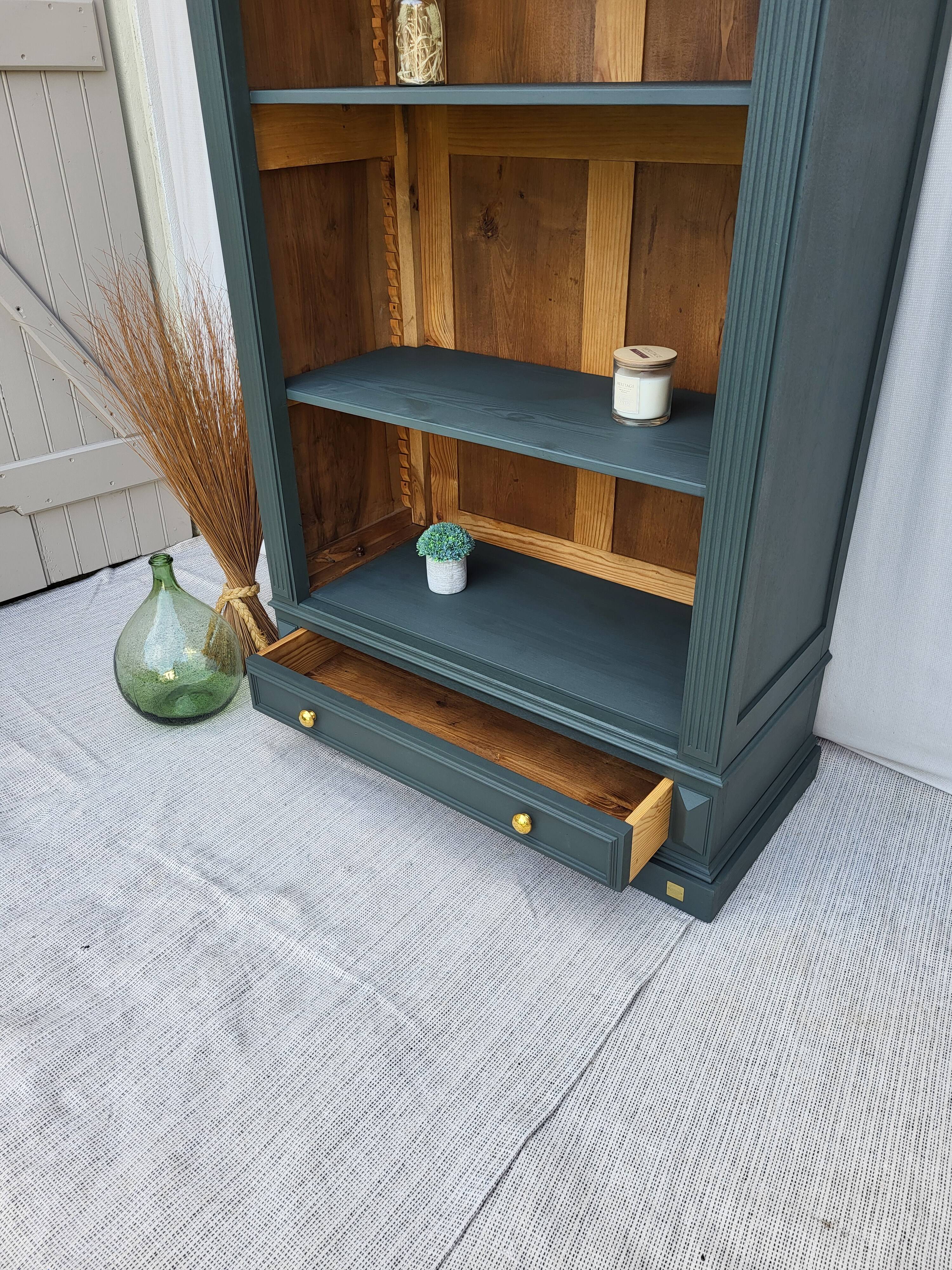 Bookcase / Shelf