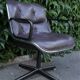 Fauteuil Pollock pour Knoll cuir couleur prune/violet