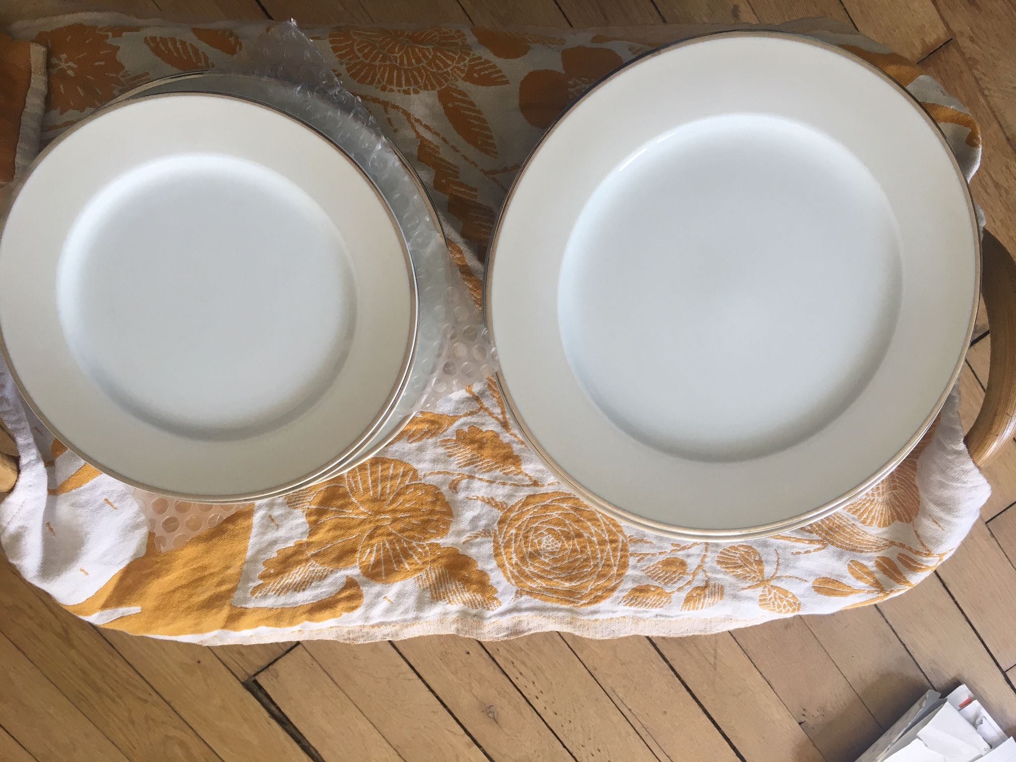 Kutahya porcelain plate service, Turkey
