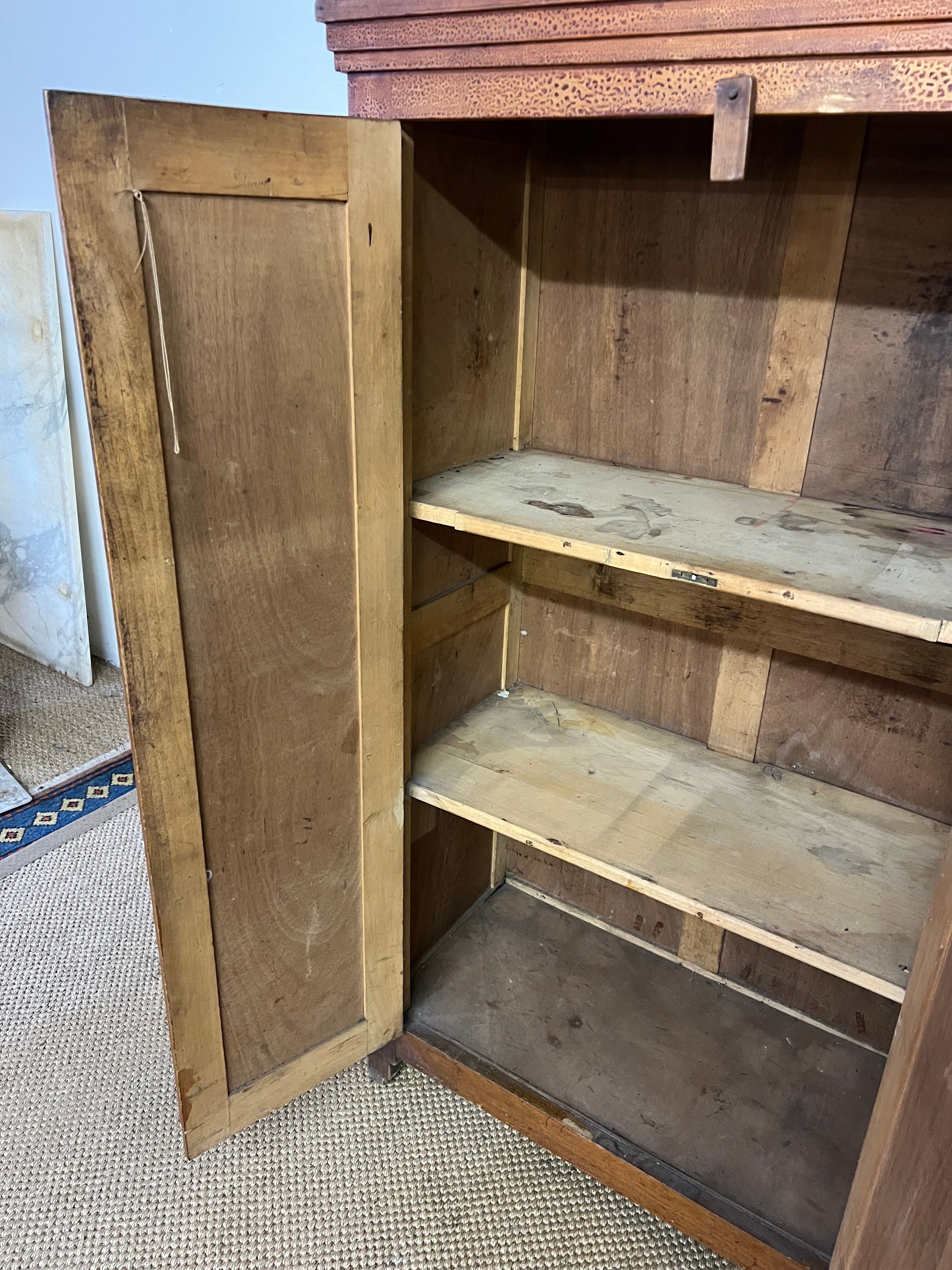 Armoire parisienne vintage