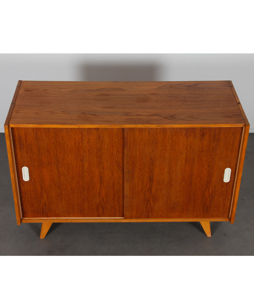 Commode en placage chêne modèle U-452 par Jiri Jiroutek pour Interier Praha, 1960
