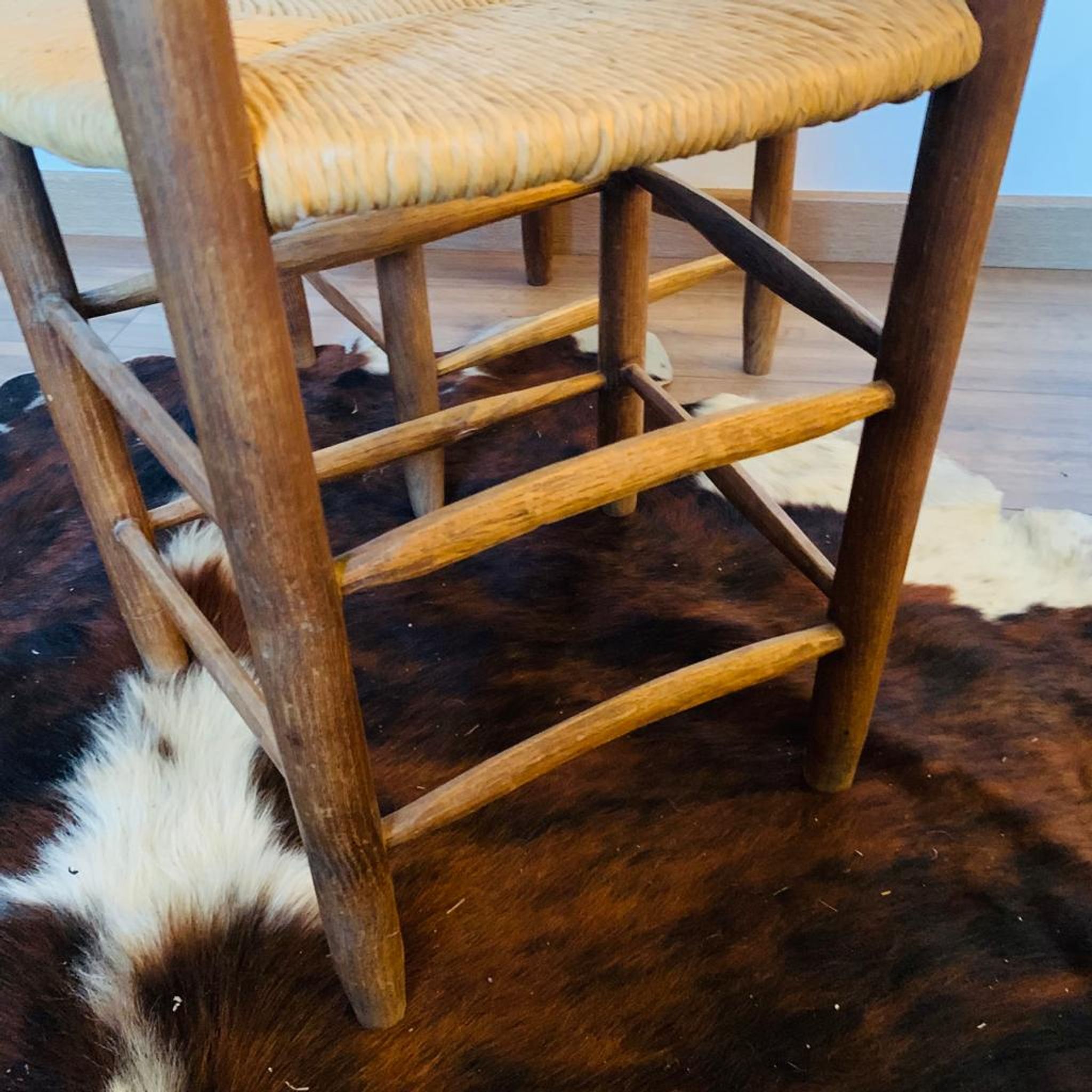 Pair of mulched chairs