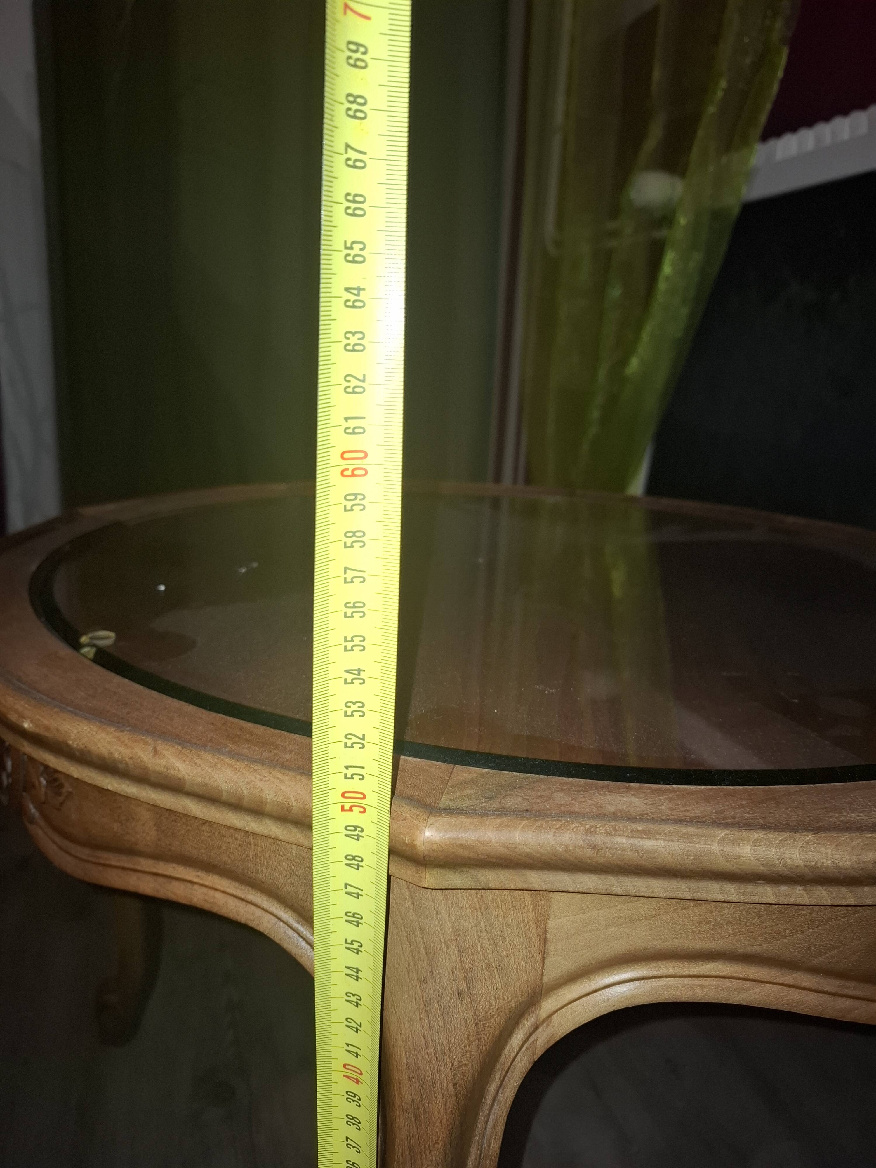 Round table in glass and wood