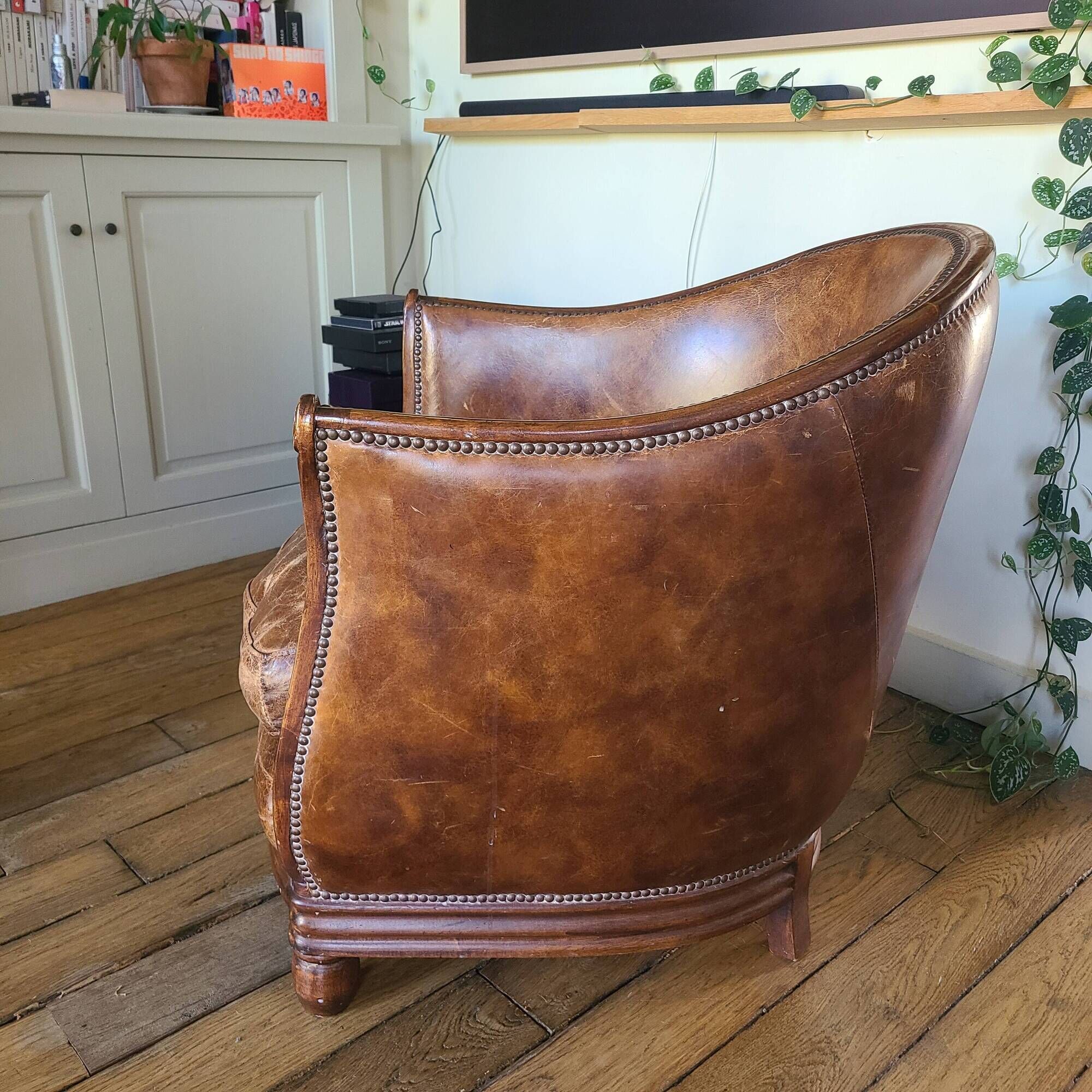 Leather club chair