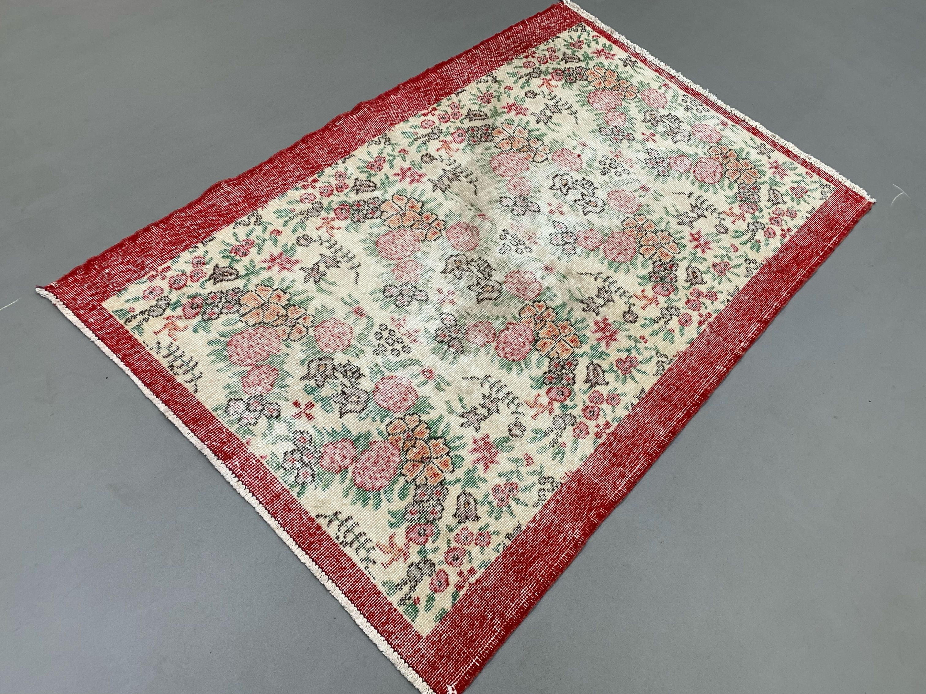 Vintage turkish rug 185x122 cm shabby distressed carpet medium