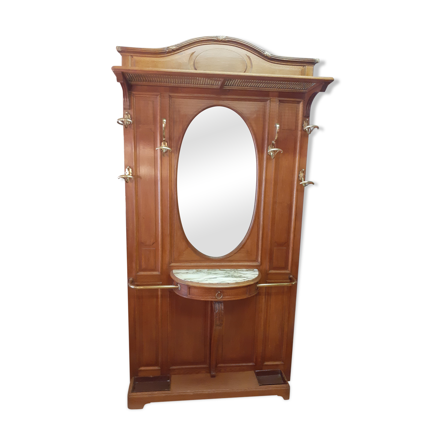 Gold oak coat holder