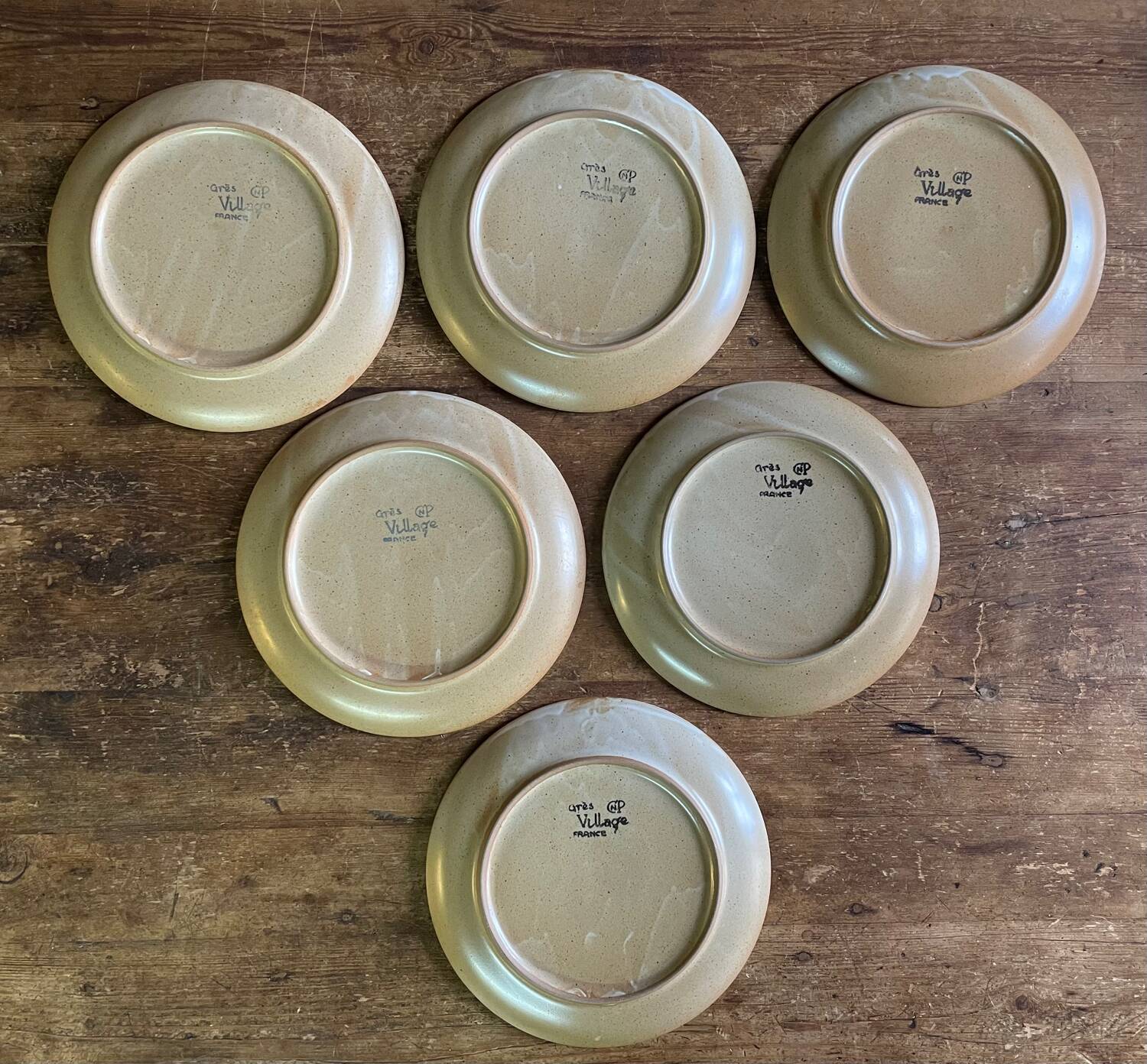 Assiettes plates en grès CNP