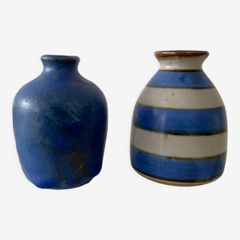 2 vases en céramique du milieu du siècle en bleu