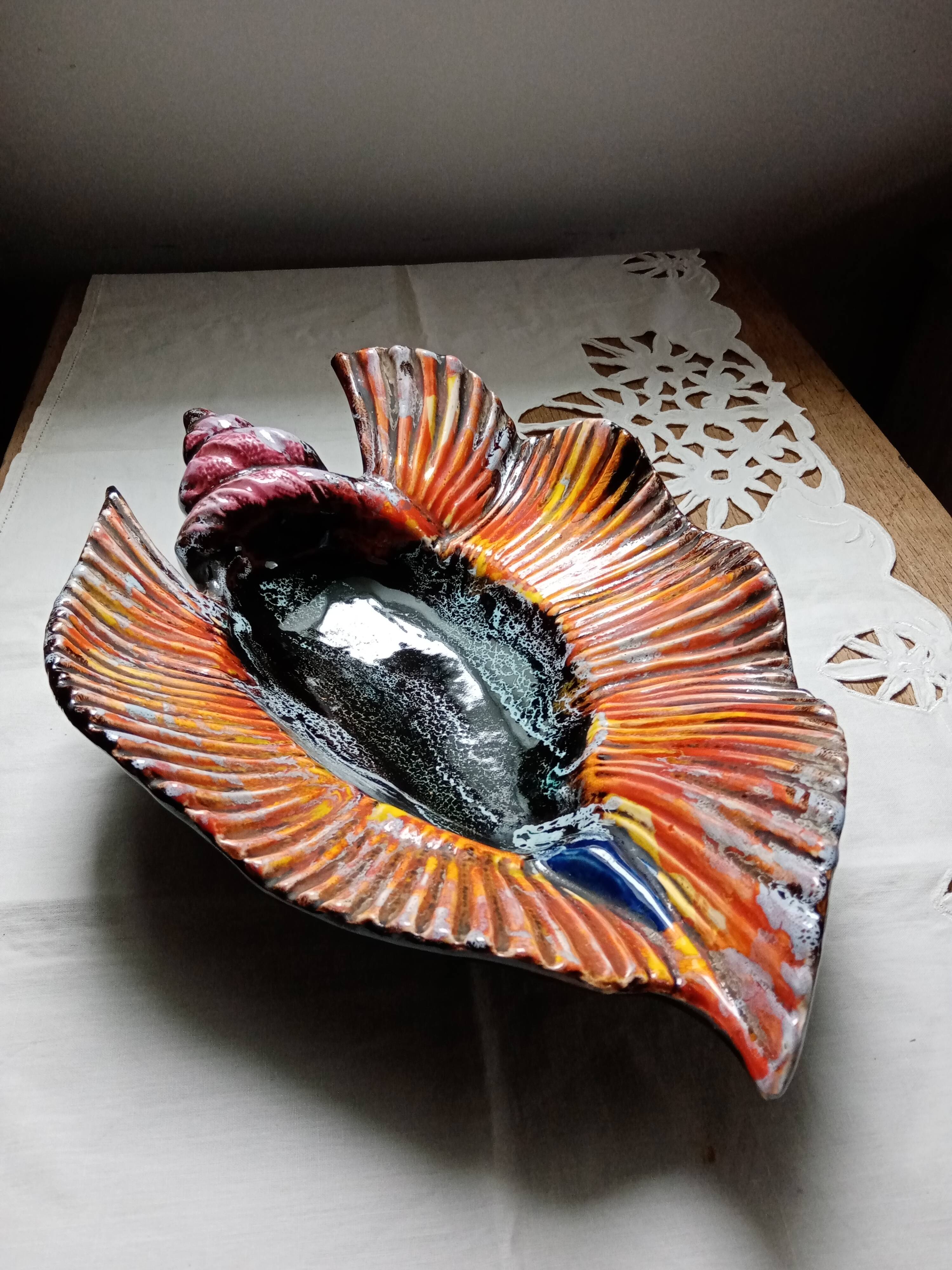 Large shell-shaped dish 1950s - 1960s