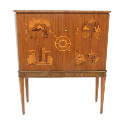 Armoire, buffet scandinave en noyer, Reiners, Mjölby, Swedish Modern, Suède, 1930