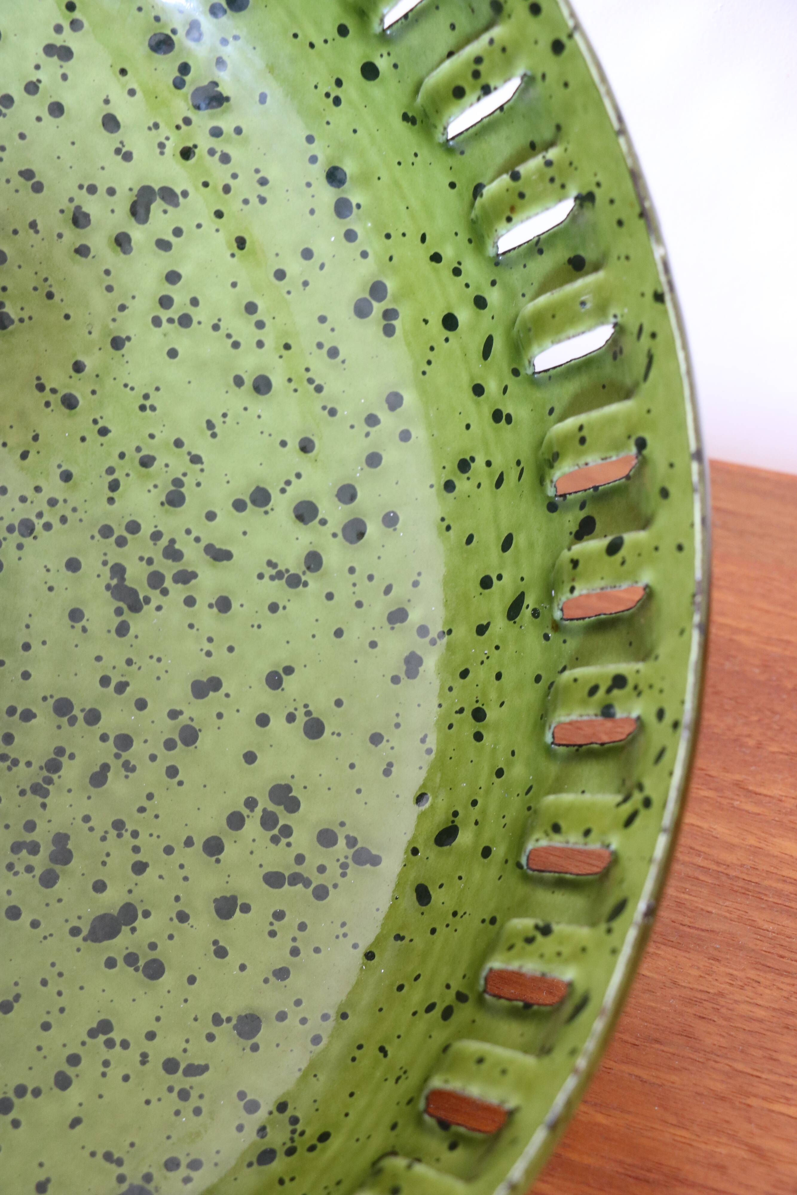 Olive green enamelled pendant light, Scandinavian, 1960-1970