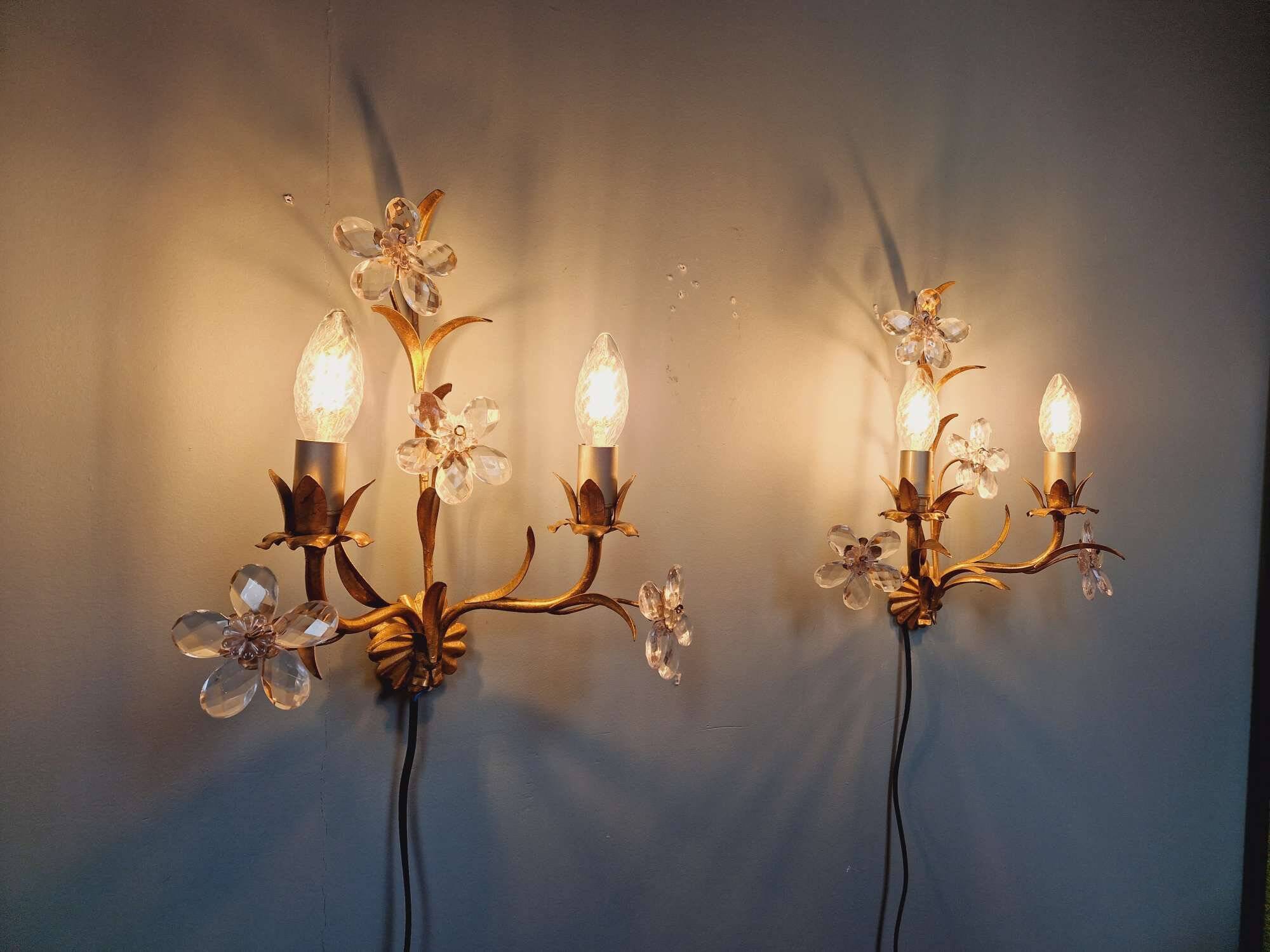 Pair of Italian wall sconces in gilded metal and crystal, 1970s
