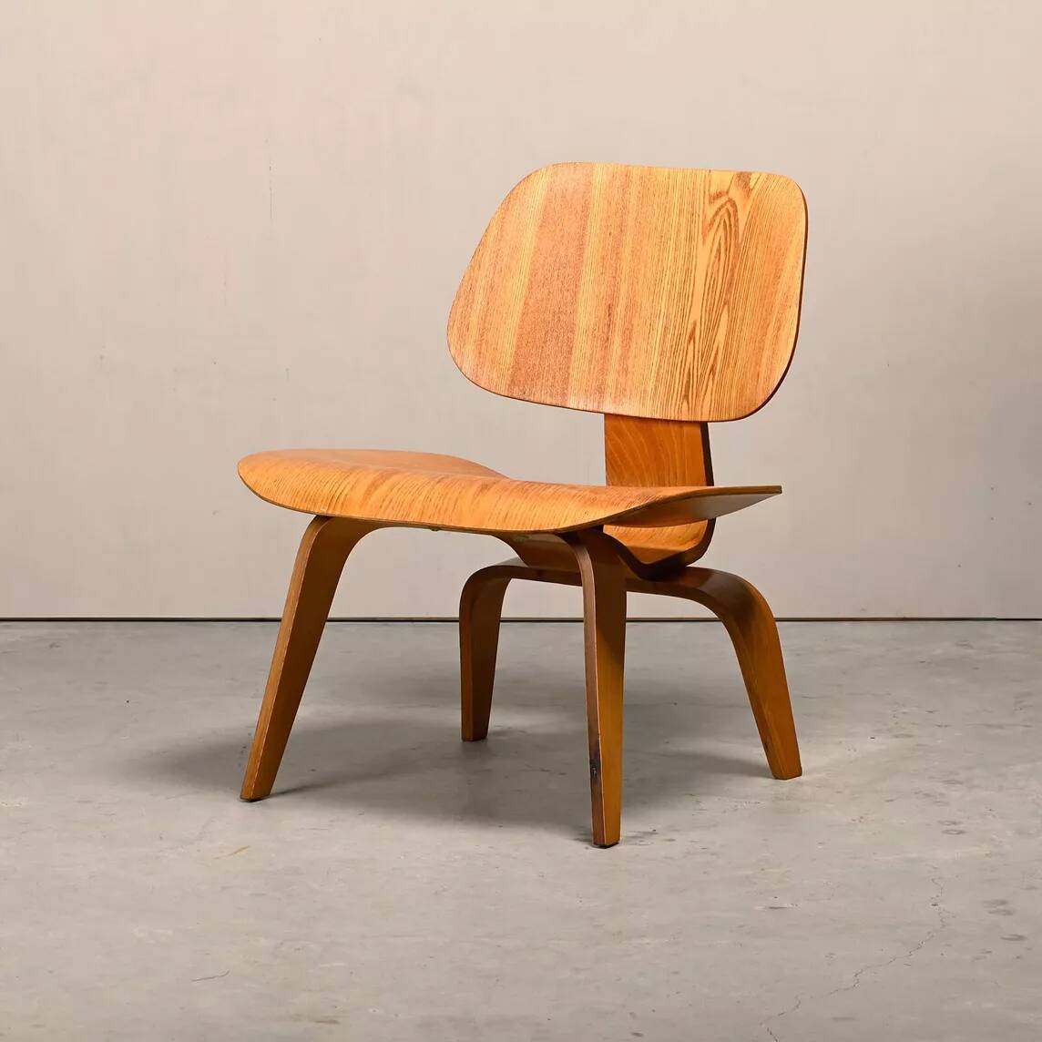 Charles & Ray Eames Early LCW Ash Lounge Chair for Herman Miller, 1950
