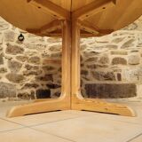 Round table