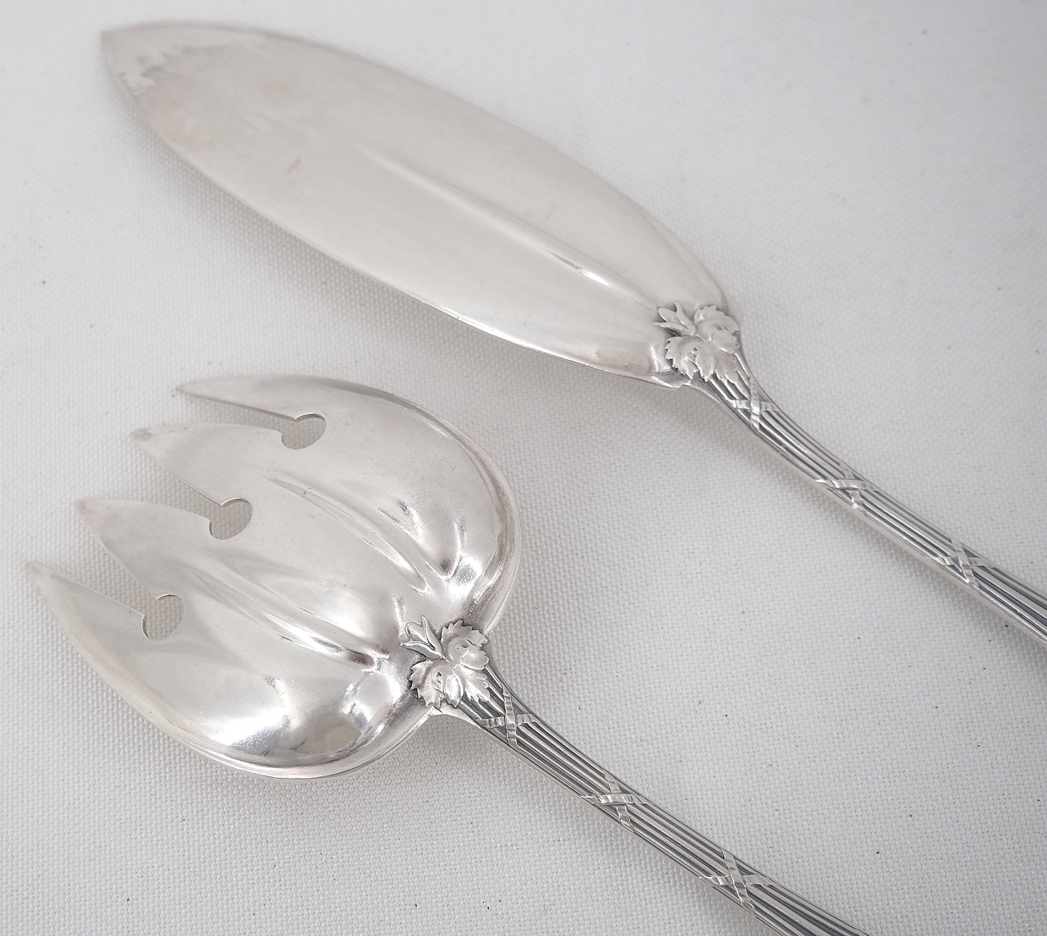 Christofle Rubans model Bell service fish cutlery set, silver-plated, 2 pieces.