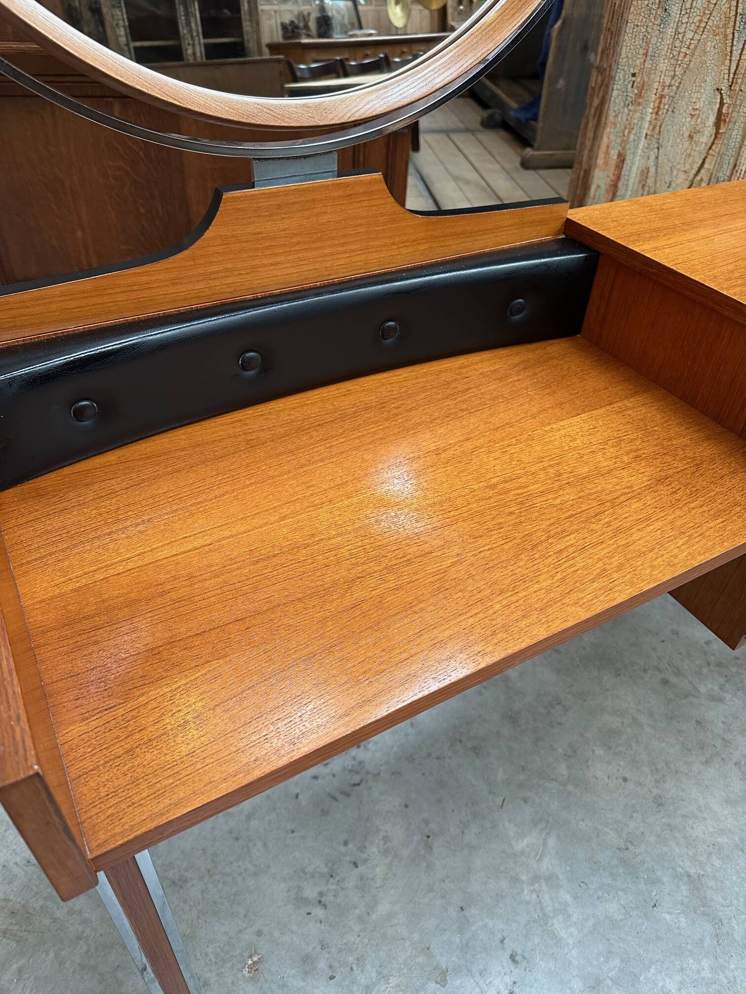 Coiffeuse années 60