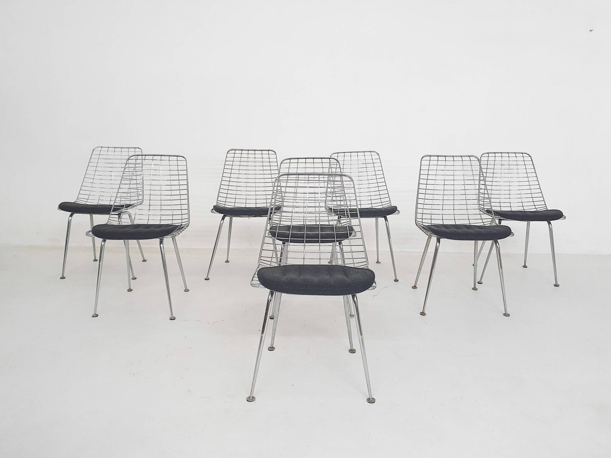 Set of 8 Mid-century wire chairs The Netherlands 1950's
