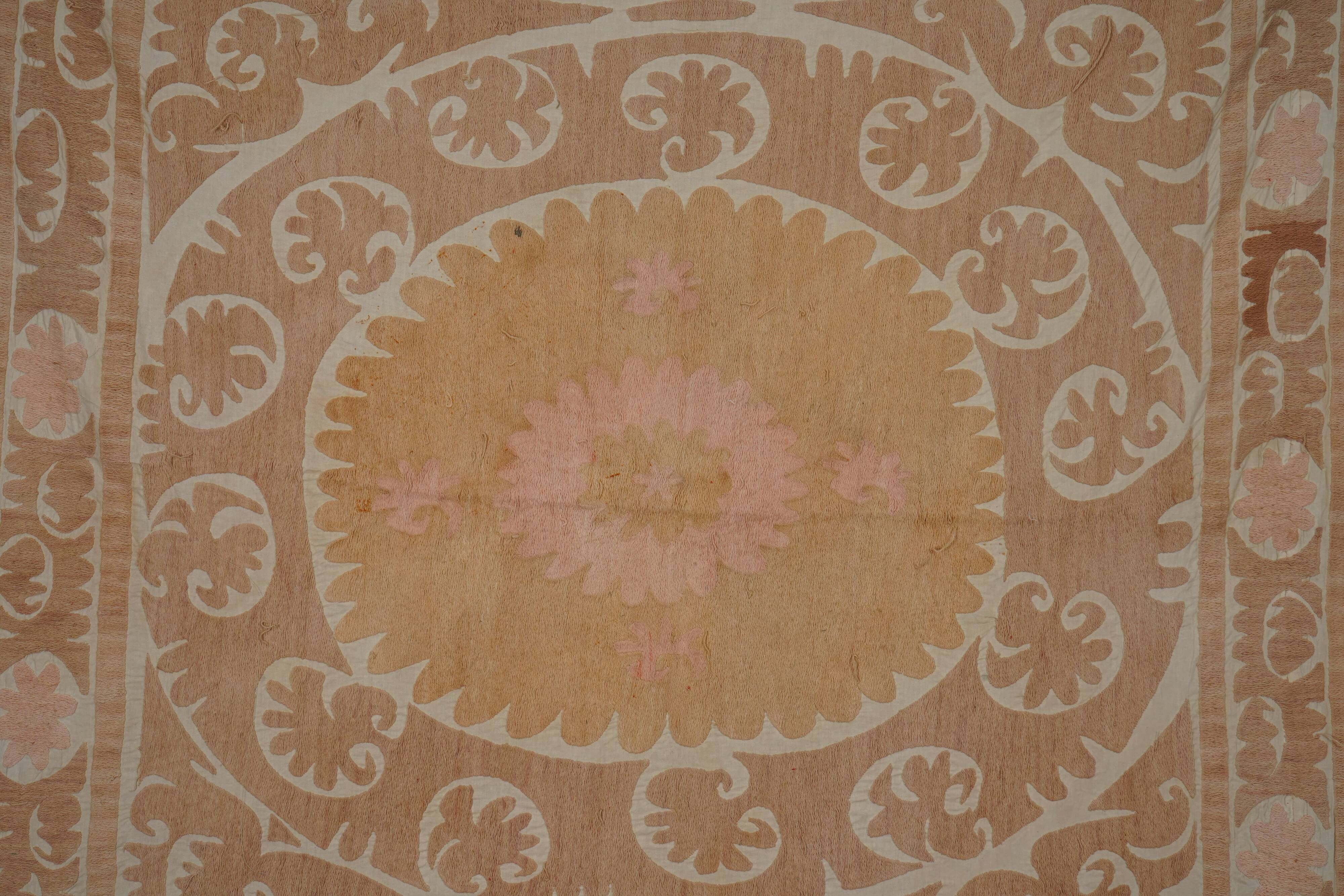 Vintage Turkish hand-knotted rug 134x140 cm