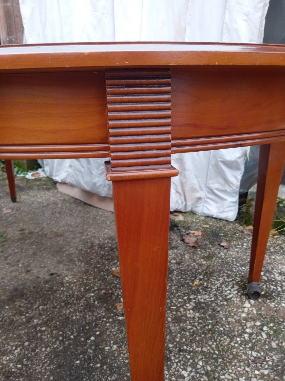 LXI style extendable table