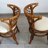 Rattan set with table and two armchairs.