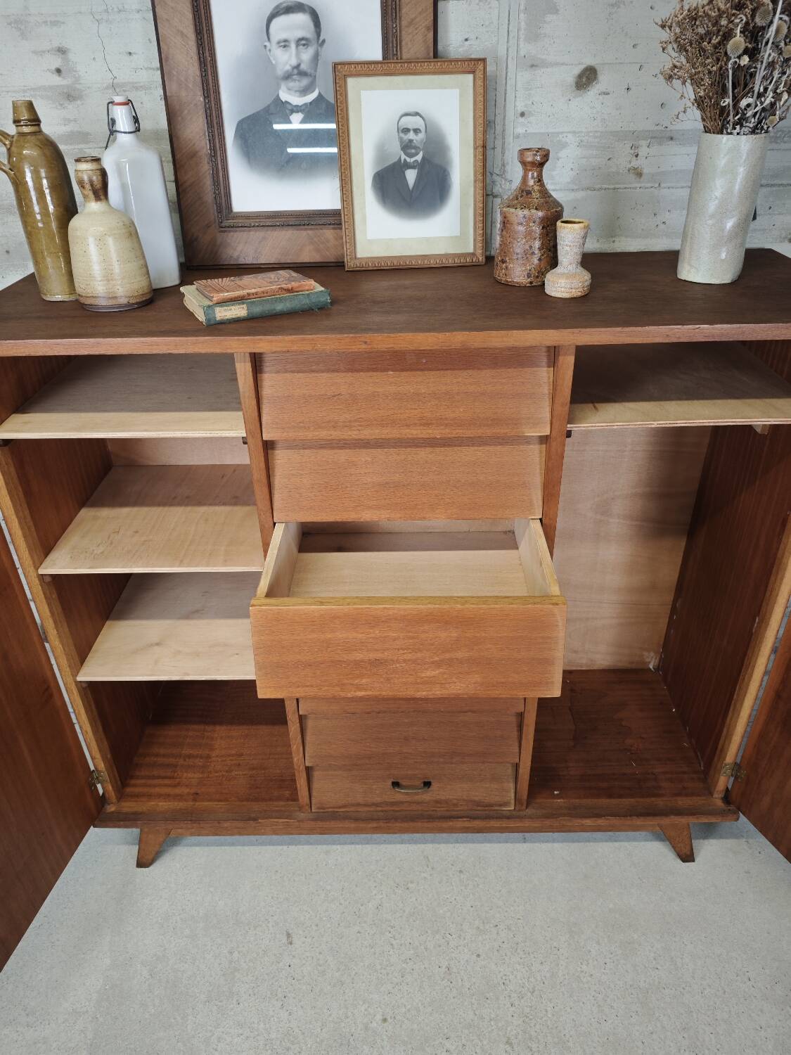 Placard / armoire basse vintage